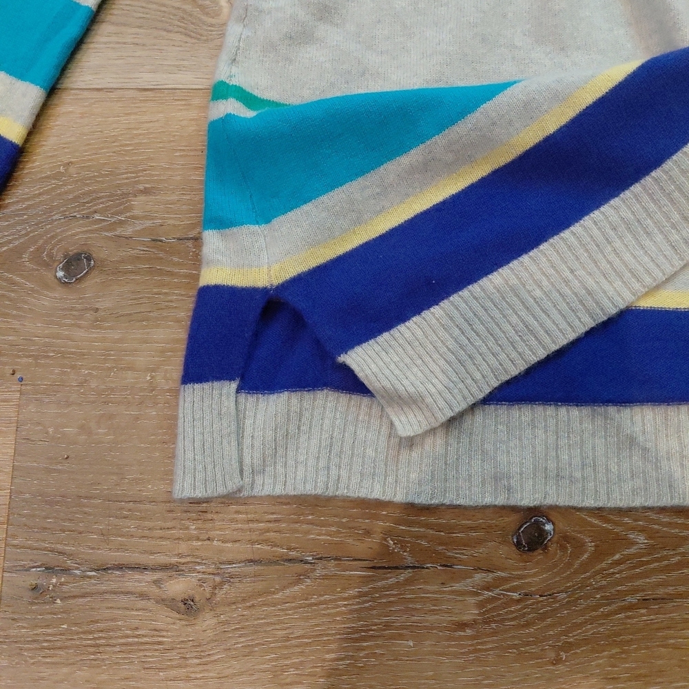 Lord & Taylor 100% Cashmere Sweater in Cream Long Sleeve - Picture 4 of 10